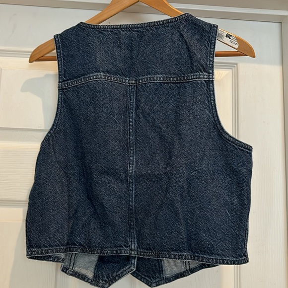 Madewell Crop Vest Top in Coltman Wash - Picture 3 of 6